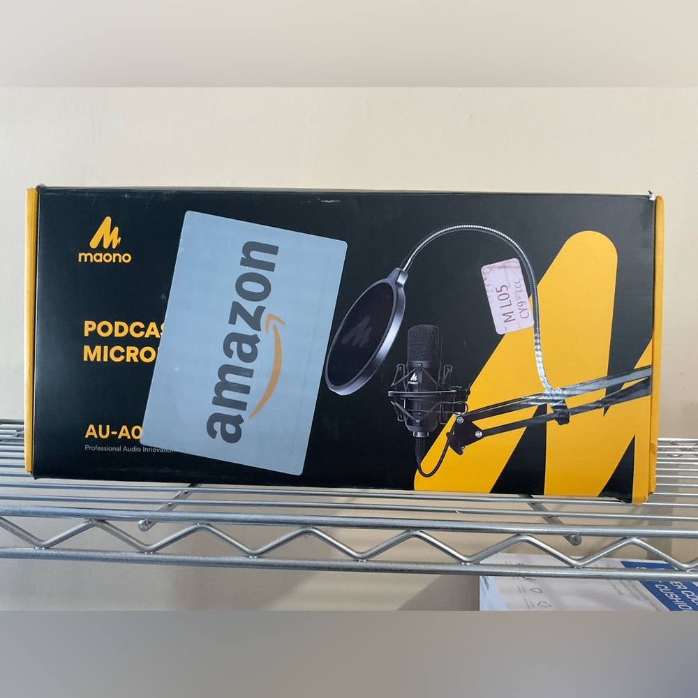 Maono podcast microphone
